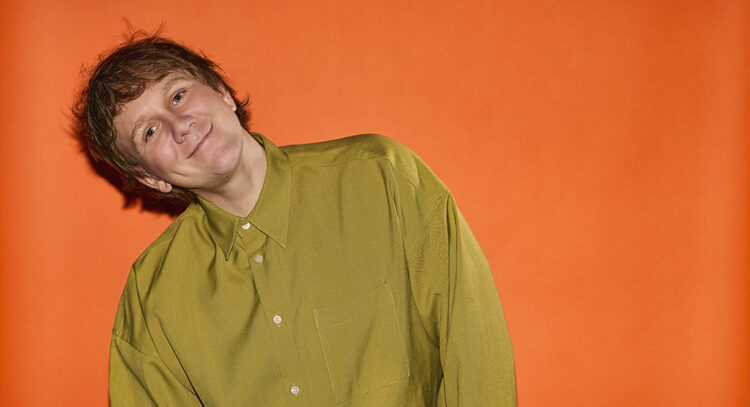 JOSH THOMAS: JIGGLE, JIGGLE